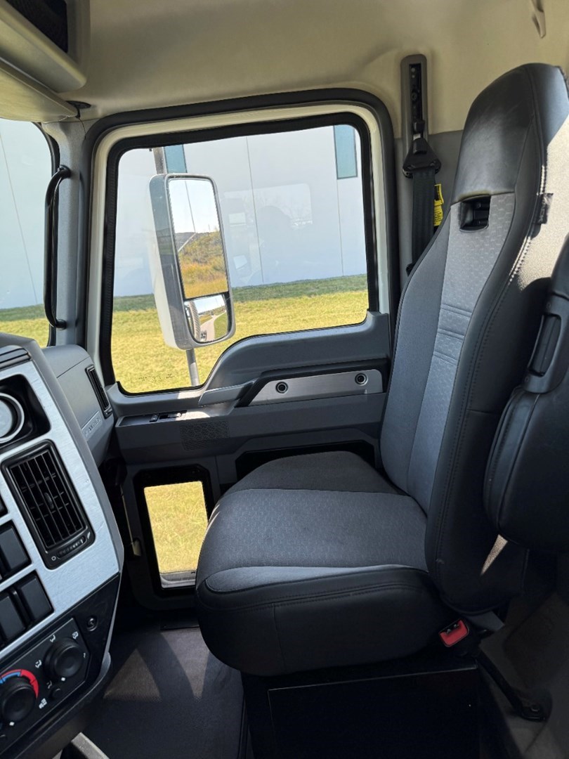 2022 MACK AN64T - USED TRUCKS DAY CAB - image 17